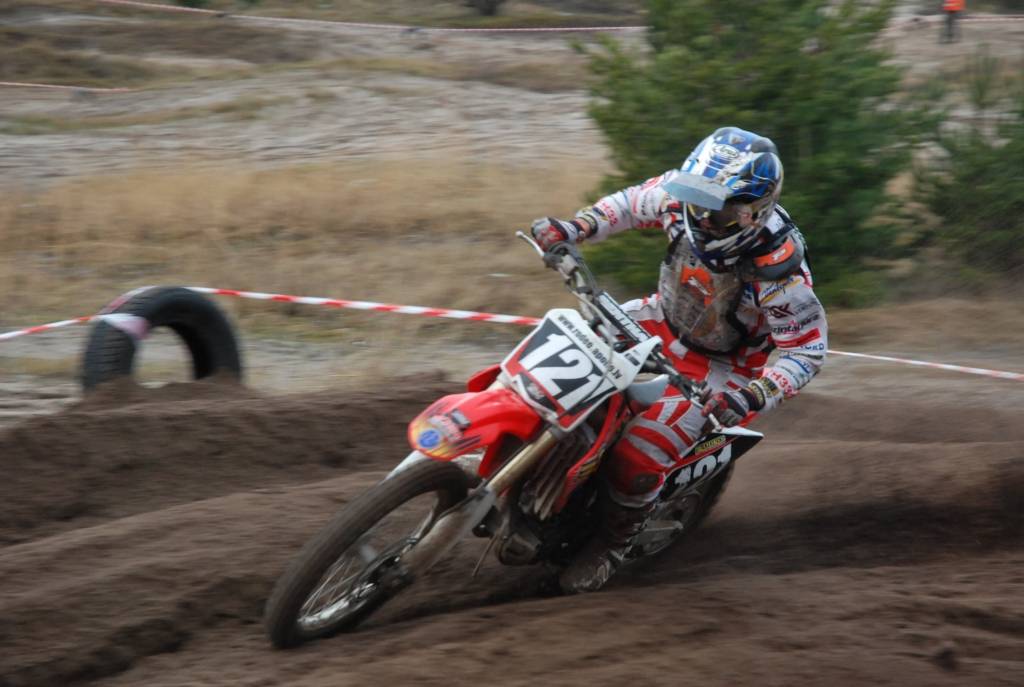 Šodien, 20. decembrī, "Laumas" trasē Liepājā notika "Laumas izaicinājuma kausa" sacensības motokrosā. Kvadriciklu klasē ar licencēm uzvarēja Mikus Neško. Otrais bija Ralfs Reinfelds, bet trešais - Kristaps Meģņelis. Kvadriciklu klasē bez...
Autors: Uldis Dobelis
