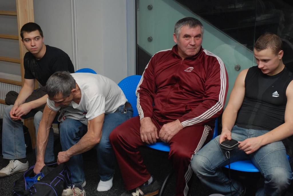 Šodien, 20. decembrī, Liepājas Olimpiskā centra fitnesa zālē notiek Liepājas atklātais čempionāts svara stieņa spiešanā guļus. Tajā piedalās Liepājas spēkavīri, kā arī sportisti no Bunkas, Aizputes, Daugavpils un Vaiņodes. Par rezultātiem...
Autors: Uldis Dobelis