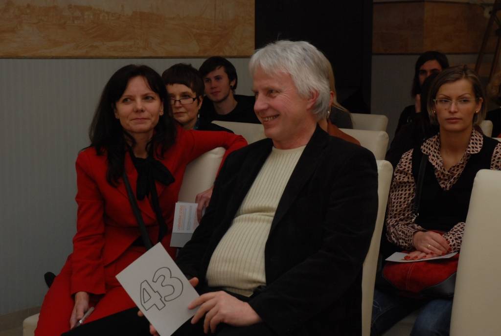 18. decembrī Liepājas viesnīcā "Libava" notika Liepājas Universitātes studiju programmas “Kultūras vadība” studentu organizēta labdarības akcija-mākslas darbu izsole. Šogad tās moto bija "Tu neesi viens!”. Par izsoles rezultātiem...
Autors: Uldis Dobelis
