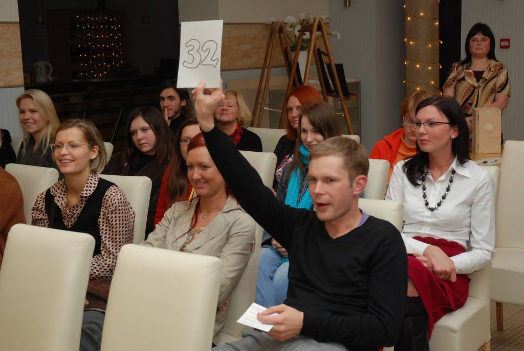 18. decembrī Liepājas viesnīcā "Libava" notika Liepājas Universitātes studiju programmas “Kultūras vadība” studentu organizēta labdarības akcija-mākslas darbu izsole. Šogad tās moto bija "Tu neesi viens!”. Par izsoles rezultātiem...
Autors: Uldis Dobelis