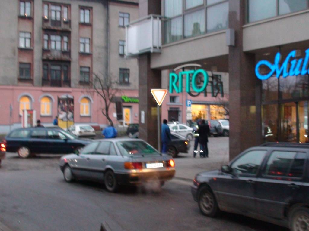 Automašīnu sadursme notika 16. decembra rītā pirms pulksten 10.
Autors: Jānis Goldbergs
