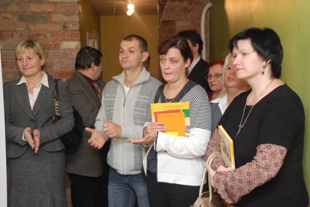 Bezmaksas juridiskās konsultācijas par darba tiesiskajām attiecībām, darba aizsardzību un strīdu risināšanu tagad būs pieejamas ne vien arodbiedrības biedriem. Pirmdienās un ceturtdienās konsultācijas Celtnieku ielā 19 tiks sniegtas no...
Autors: Ilze Vainovska