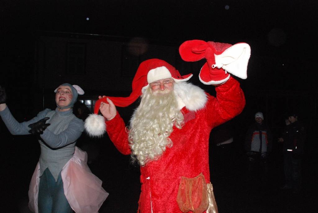 6. decembrī notika arī muzikāli dejisks uzvedums "Malēnijas zvaigznes".