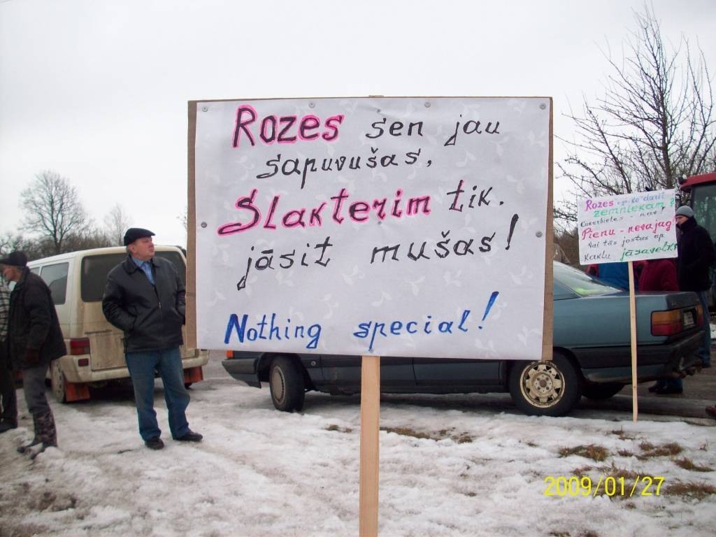 Jau rakstījām, ka vakar visā Latvijā tostarp Liepājas rajonā zemnieki rīkoja protesta akcijas par pašreizējo valdības politiku. Dažas liecības no protesta akcijas varat skatīt caur Agritas Šēnbergas fotoobjektīvu. 
Autors: Jānis Goldbergs