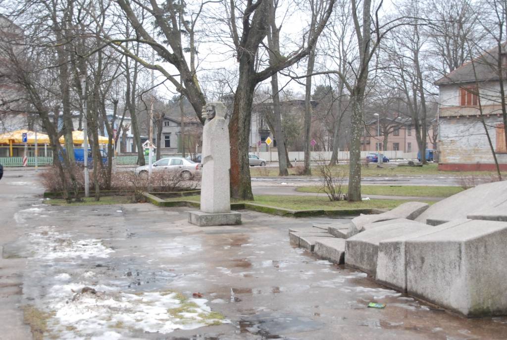 Liepājas dome šogad realizēs vairākus projektus par Eiropas savienības naudu, dodot no domes budžeta tikai 15 līdz 20 procentu lielu līdzfinansējuma. Plānots sakārtot Gulbīšu dīķi, rekonstruēt apgaismes sistēmas pie Mirdzas Ķempes...