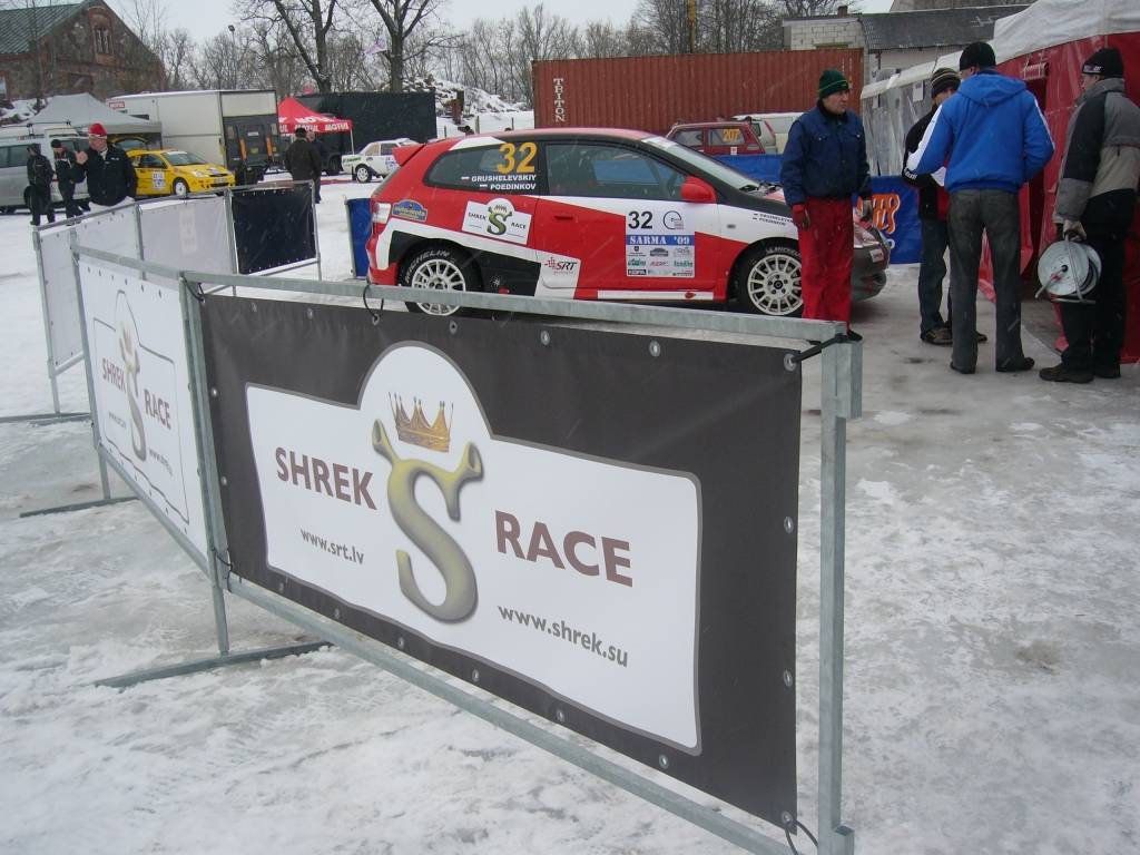 Bildes no Latvijas autorallija čempionāta otrā posma - rallija "Sarma 2009". Tajā absolūtajā vērtējumā triumfēja Aivja Egles ekipāža. "Liepājas Rallija komandas" braucējus Normundu Verbeli un Igoru Bartaščenoku Gulbenes apkārtnes ceļos...
Autors: Uldis Dobelis