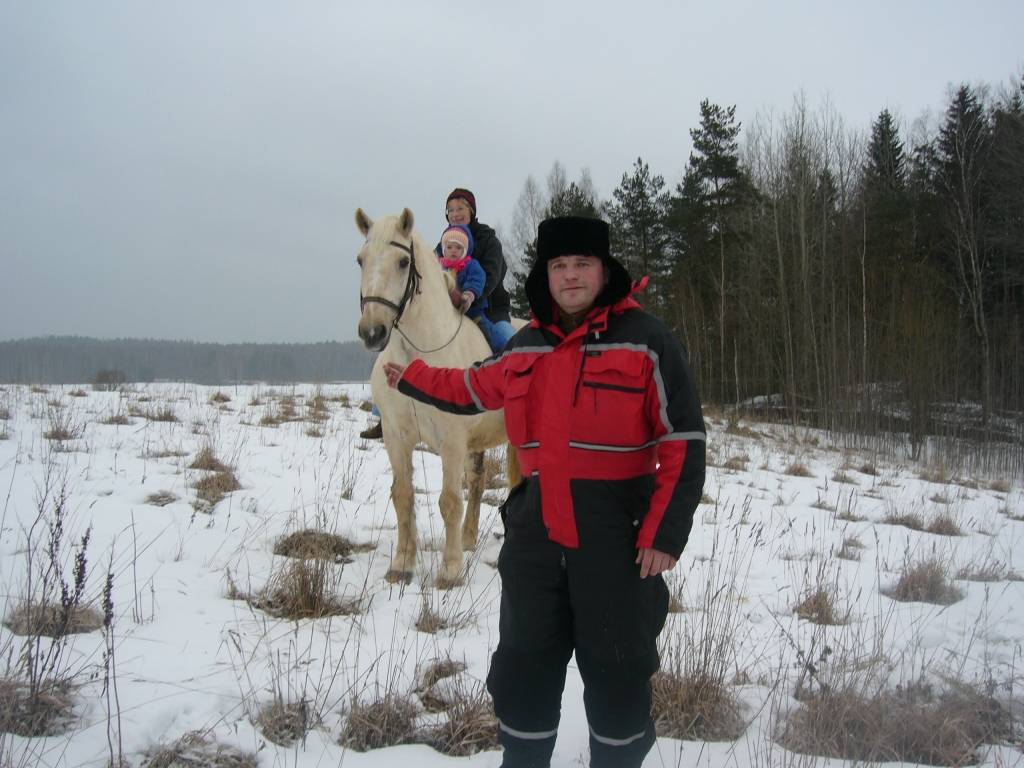 Bildes no Latvijas autorallija čempionāta otrā posma - rallija "Sarma 2009". Tajā absolūtajā vērtējumā triumfēja Aivja Egles ekipāža. "Liepājas Rallija komandas" braucējus Normundu Verbeli un Igoru Bartaščenoku Gulbenes apkārtnes ceļos...
Autors: Uldis Dobelis