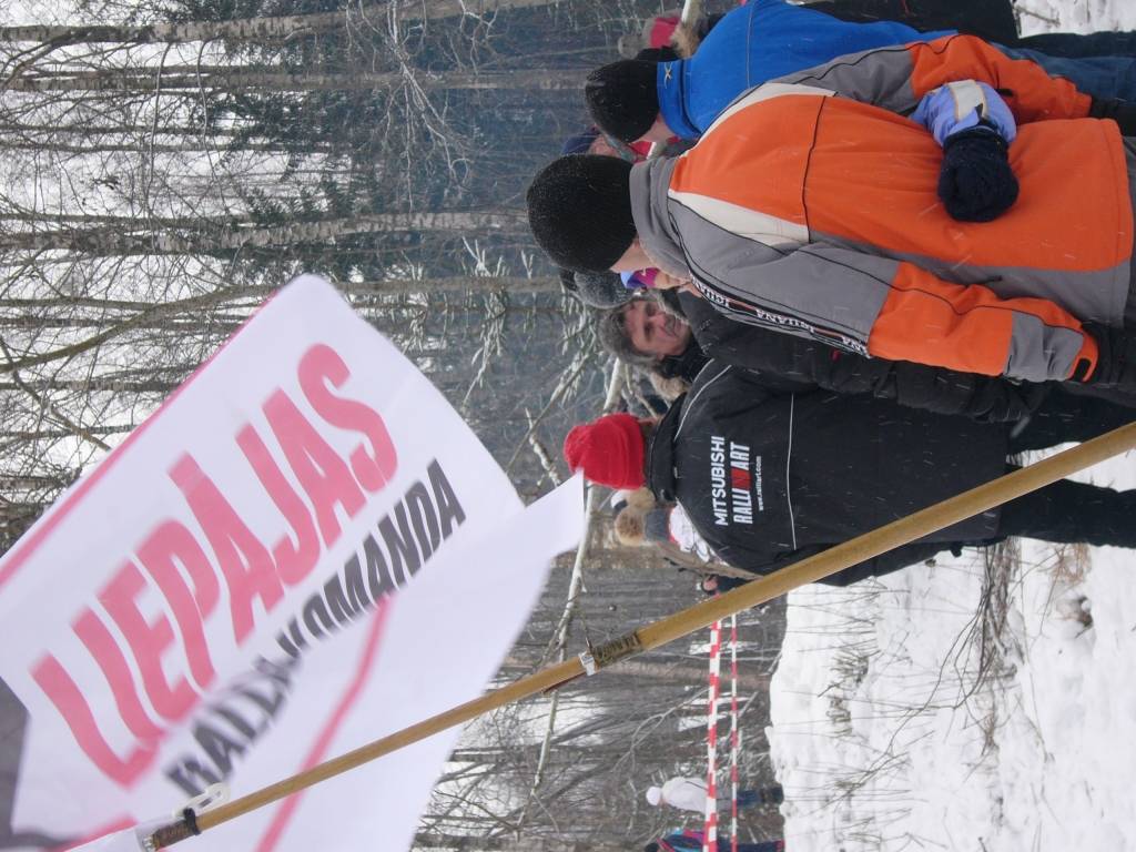Bildes no Latvijas autorallija čempionāta otrā posma - rallija "Sarma 2009". Tajā absolūtajā vērtējumā triumfēja Aivja Egles ekipāža. "Liepājas Rallija komandas" braucējus Normundu Verbeli un Igoru Bartaščenoku Gulbenes apkārtnes ceļos...
Autors: Uldis Dobelis