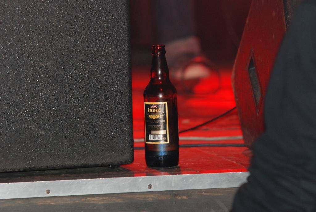 19. februārī Liepājas klubā "Fontaine Palace" notika pasākums "Heavy Thursday". Tajā spēlēja Liepājas grupa "Well Set", kura šoreiz iztika bez vokāla, un Rīgas grupa "Otherway".

Autors: Uldis Dobelis