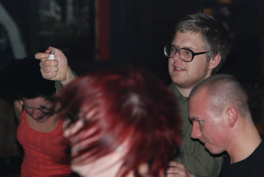 19. februārī Liepājas klubā "Fontaine Palace" notika pasākums "Heavy Thursday". Tajā spēlēja Liepājas grupa "Well Set", kura šoreiz iztika bez vokāla, un Rīgas grupa "Otherway".

Autors: Uldis Dobelis