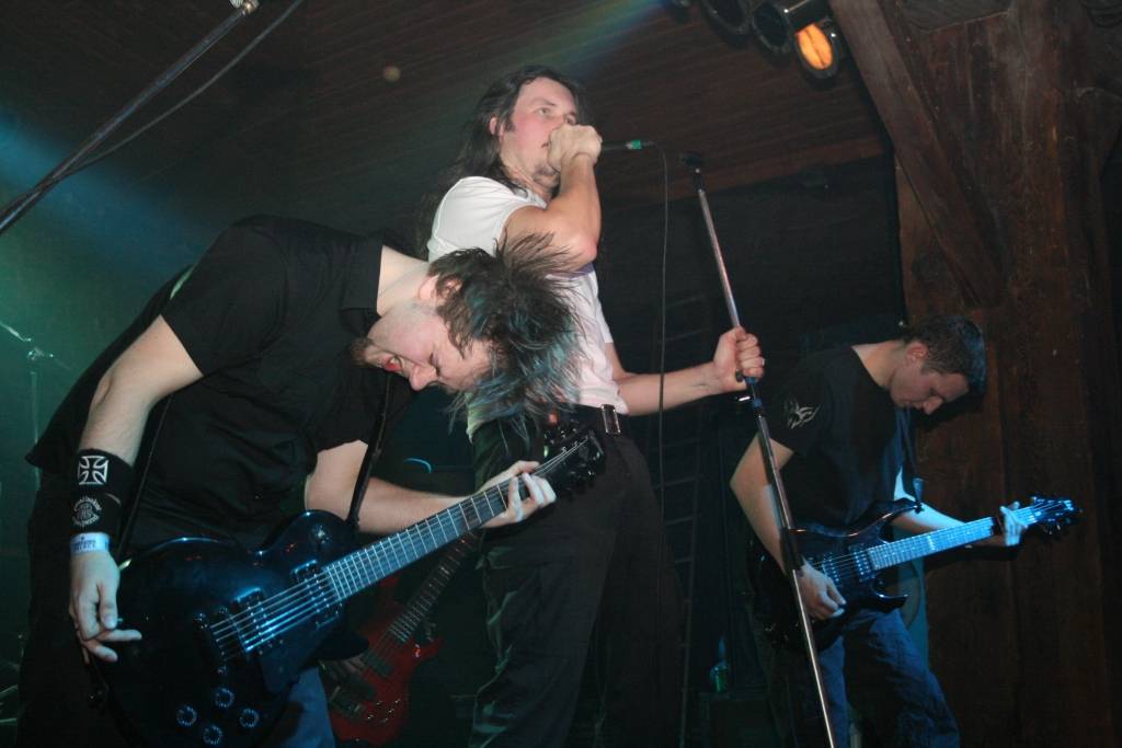 Melnajā piektdienā, 13. februārī, Liepājas klubā "Fontaine Palace" notika grupas "SoundArcade" jaunā albuma  "Daughters Of Molestia" prezentācijas koncerts. Uz skatuves kāps arī depresīvās mūzikas monstri "Frailty".

Autors: Uldis Dobelis