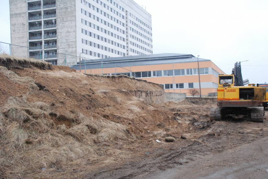 Septiņu mēnešu laikā tiks uzbūvēts radioterapijas ārstēšanas bunkurs, vēstī Liepājas reģionālā slimnīca (LRS). Otrdien saņemta būvatļauja, un saskaņā ar līgumu darbus veiks AS “UPB”. Būvniecības uzraudzību veiks SIA “Agroprojekts”,...
Autors: Ilze Vainovska