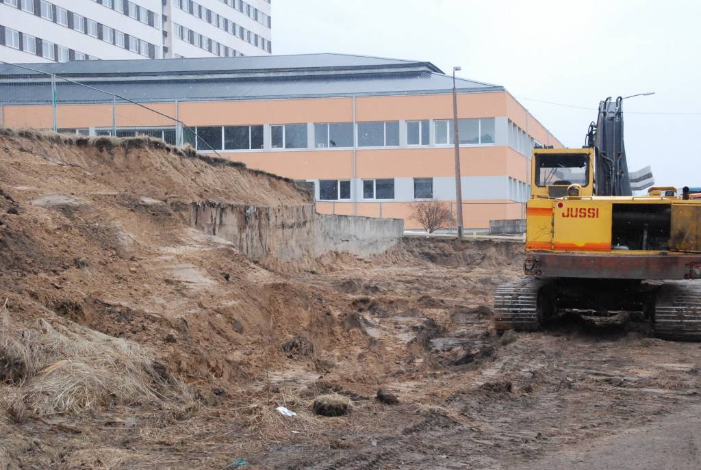 Septiņu mēnešu laikā tiks uzbūvēts radioterapijas ārstēšanas bunkurs, vēstī Liepājas reģionālā slimnīca (LRS). Otrdien saņemta būvatļauja, un saskaņā ar līgumu darbus veiks AS “UPB”. Būvniecības uzraudzību veiks SIA “Agroprojekts”,...
Autors: Ilze Vainovska
