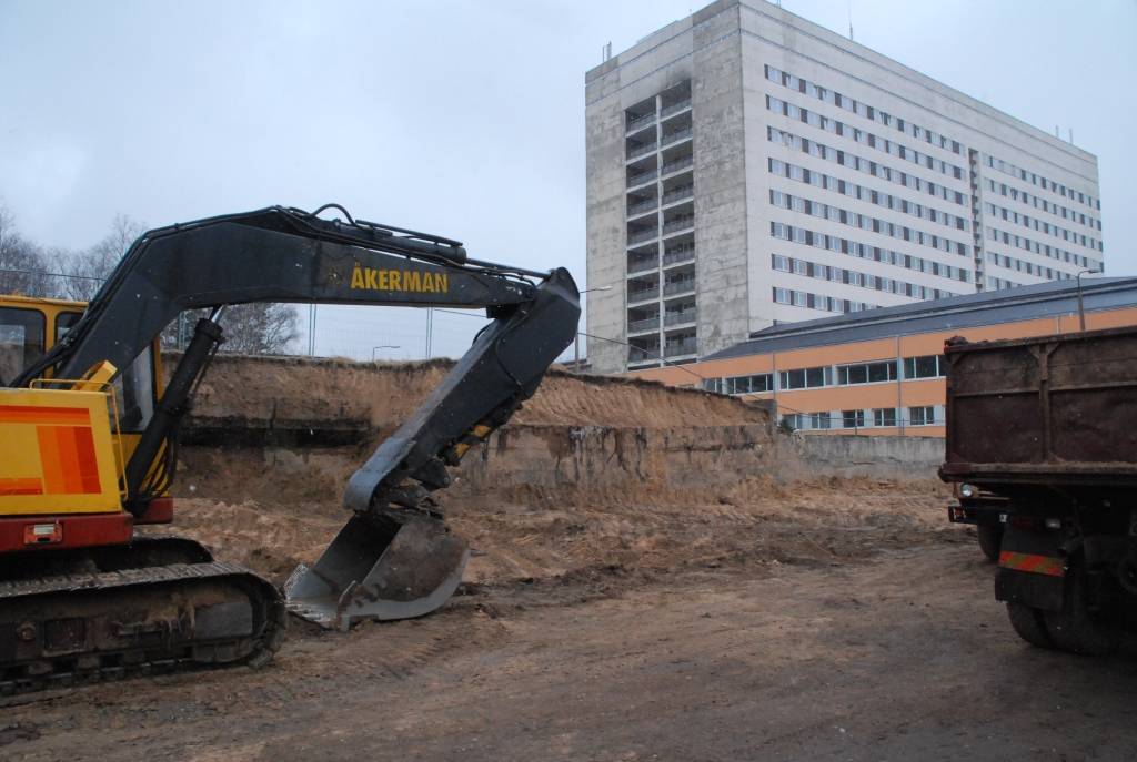 Septiņu mēnešu laikā tiks uzbūvēts radioterapijas ārstēšanas bunkurs, vēstī Liepājas reģionālā slimnīca (LRS). Otrdien saņemta būvatļauja, un saskaņā ar līgumu darbus veiks AS “UPB”. Būvniecības uzraudzību veiks SIA “Agroprojekts”,...
Autors: Ilze Vainovska