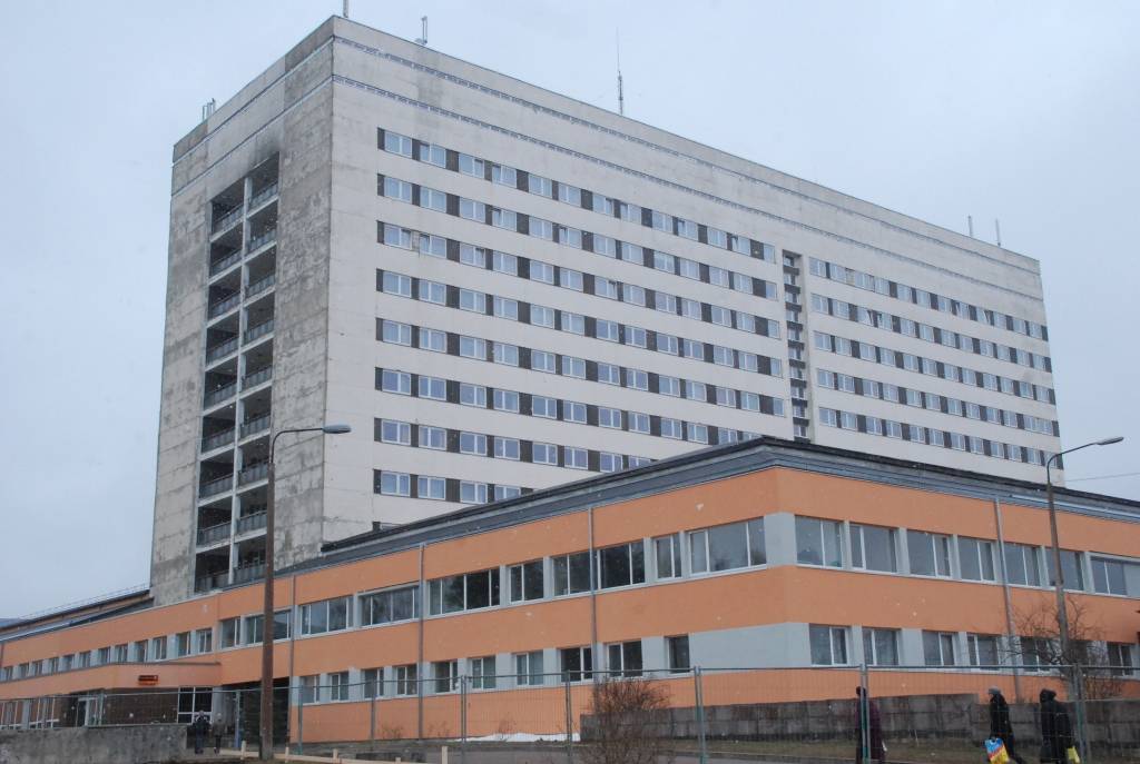 Septiņu mēnešu laikā tiks uzbūvēts radioterapijas ārstēšanas bunkurs, vēstī Liepājas reģionālā slimnīca (LRS). Otrdien saņemta būvatļauja, un saskaņā ar līgumu darbus veiks AS “UPB”. Būvniecības uzraudzību veiks SIA “Agroprojekts”,...
Autors: Ilze Vainovska