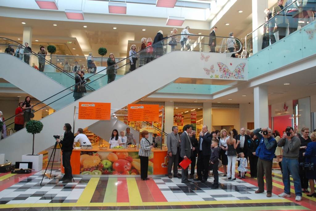 Vakar, 29. aprīlī, notika jaunā tirdzniecības centra "baata" atklāšana VIP viesiem. Tautai "baata" durvis vērs šodien, 30. aprīlī, pulksten 12.
Autors: "Rekurzeme", portāls