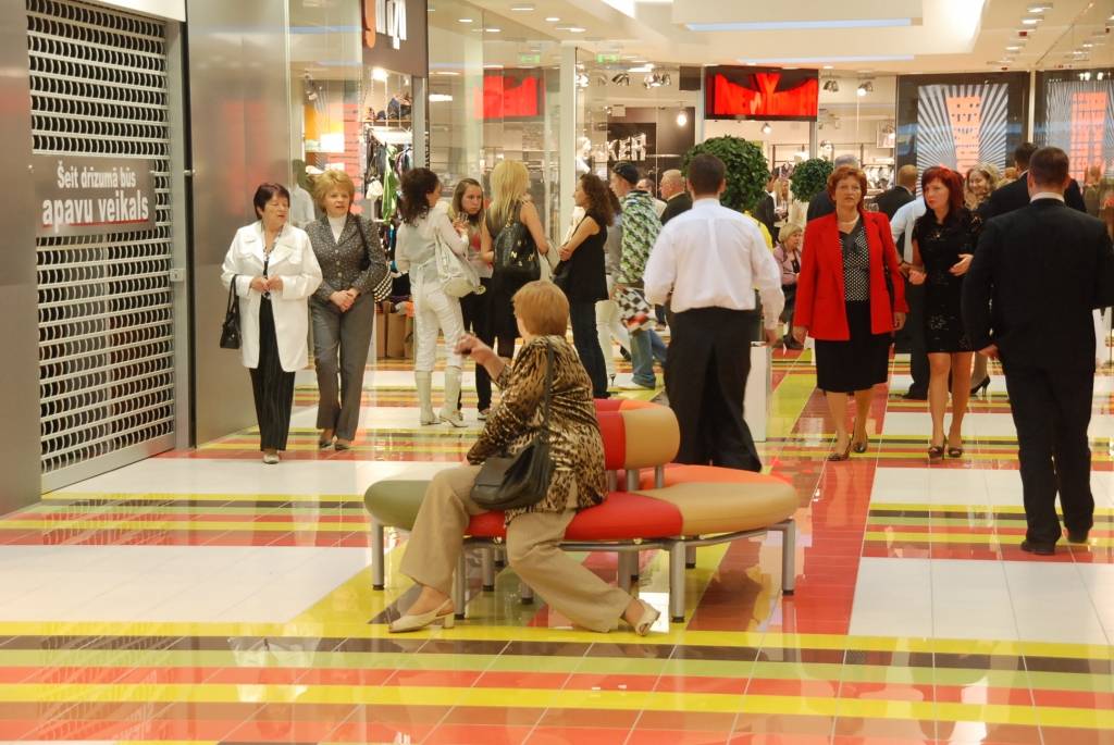 Vakar, 29. aprīlī, notika jaunā tirdzniecības centra "baata" atklāšana VIP viesiem. Tautai "baata" durvis vērs šodien, 30. aprīlī, pulksten 12.
Autors: "Rekurzeme", portāls
