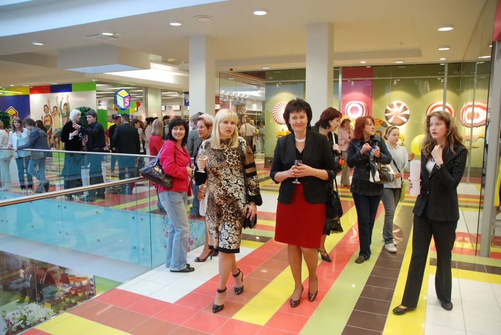 Vakar, 29. aprīlī, notika jaunā tirdzniecības centra "baata" atklāšana VIP viesiem. Tautai "baata" durvis vērs šodien, 30. aprīlī, pulksten 12.
Autors: "Rekurzeme", portāls