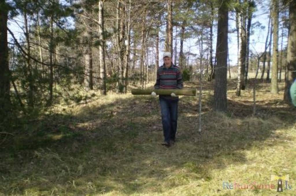 Biedrība "Dižvanagi" rīkoja talku Grobiņas pagasta "Dižvanagos", kur paredzēts veidot rehabilitācijas centru bērniem ar īpašām vajadzībām. Saskaņā ar mežziņa ieteikumiem, tika attīrīts pamežs, kur tiks veidotas visiem pieejamas pastaigu...
Autors: Ilze Vainovska