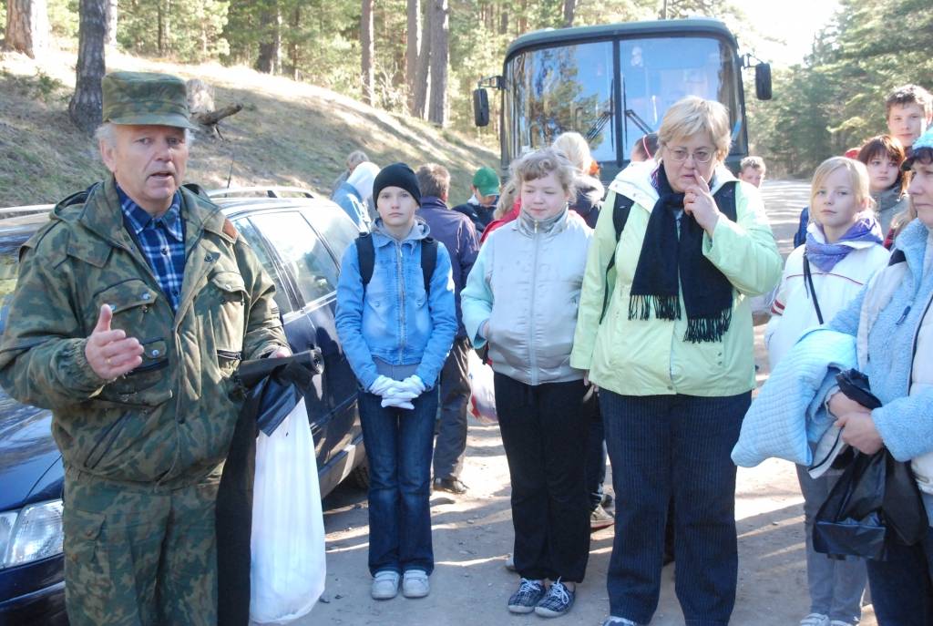 Nīcas pagastā piektdien iedzīvotājiem bija iespēja nodot šķirotus atkritumus, ko pēc tam aizgādāja SIA “Veronija” darbinieki. Nīcenieki varēja atbrīvoties no sadzīves tehnikas, nodot arī makulatūru, stiklu un plastmasu.

Aizputes...
Autors: Iluta Dreimane