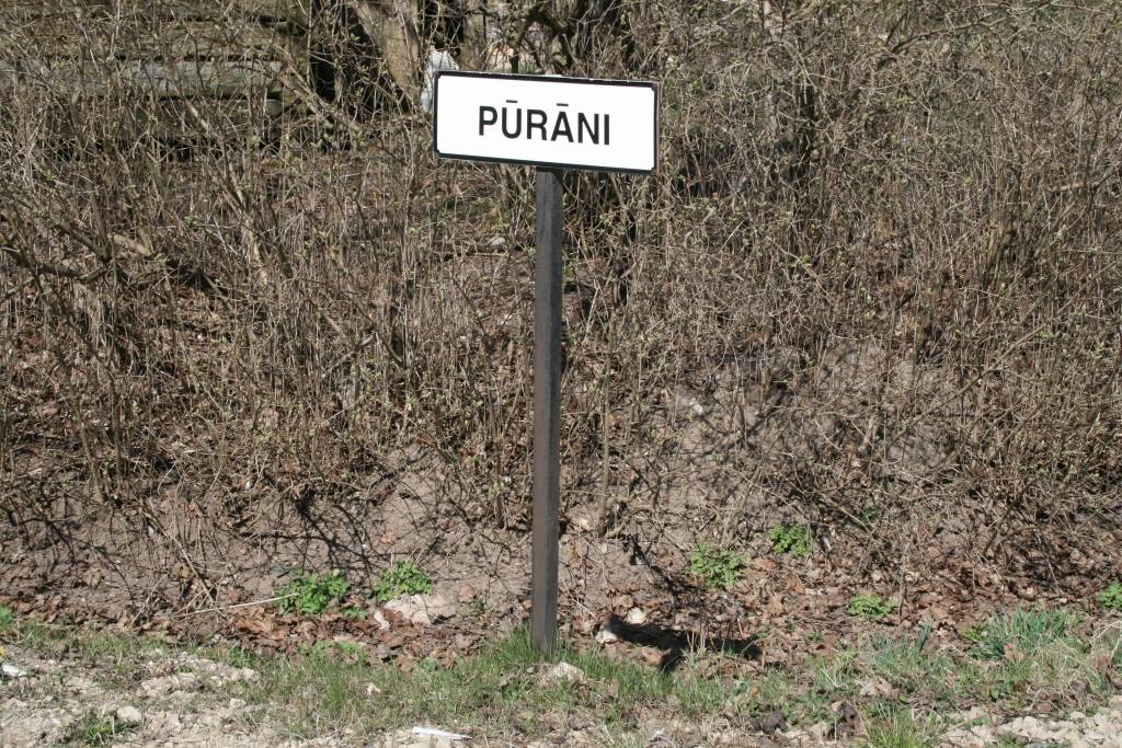 Šodien, 18. aprīlī, Grobiņā pie mājām "Pūrāni" tika atklāta Latvijas skeitborda sezona. Uz pirmajiem mačiem bija ieradušies vairāk nekā 20 sportisti no Liepājas un Rīgas. 
Autors: Uldis Dobelis