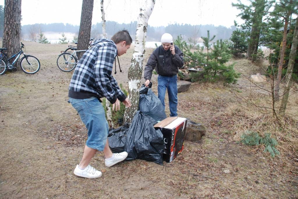 Šodien Bērnu un jauniešu biedrība "Liepājas Jaunie Vanagi" rīko talku Karostā, sakopjot Beberliņu apkārtni.. Talka joprojām turpinās, bet lietus dažus talkotājus esot aizbaidījis, pastāsta viena no talciniecēm Agnese. Aktīvisti pēc...
Autors: "Rekurzeme", portāls
