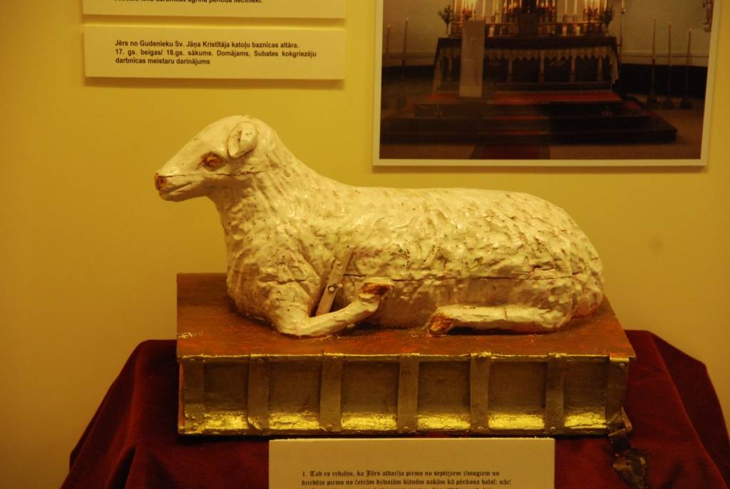Liepājas muzejā Kūrmājas prospektā apskatāma Lieldienām veltīta izstāde "Sakrālais laiks" par Kurzemes katoļu dievnamiem. Izstāde aptver laika periodu no 17. gadsimta līdz 20. gadsimta sākumam, tajā stāstīts par Kurzemes katoļu dievnamiem...
Autors: "Rekurzeme", portāls