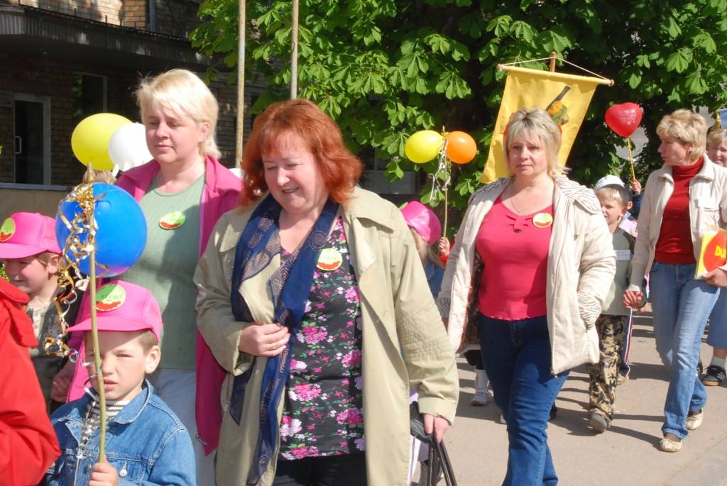 Ap divsimt dalībnieku no desmit pašvaldībām šodien, 21. maijā, pulcēja ikgadējais Liepājas rajona pasākums “Paliec sveiks, bērnudārzs!”, kas šogad notika Priekulē. 

Sporta hallē bērni piedalījās dažādās sporta atrakcijās, un arī...
Autors: Ilze Vainovska