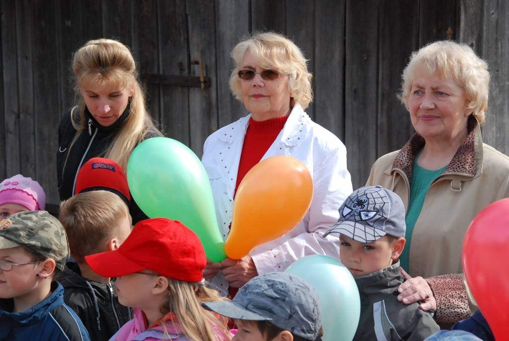 Grobiņas pirmsskolas izglītības iestādes “Pīpenīte” piebūvei šodien, 20. maijā, ielika simbolisku pamatakmeni. 

Jaunā ēka varētu mazināt rindu, kurā mazie grobiņnieki pieteikti kopš dzimšanas. 

Šogad plānots veikt piebūves 1. kārtas...
Autors: Anita Platace