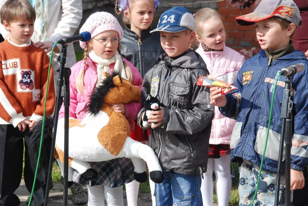 Grobiņas pirmsskolas izglītības iestādes “Pīpenīte” piebūvei šodien, 20. maijā, ielika simbolisku pamatakmeni. 

Jaunā ēka varētu mazināt rindu, kurā mazie grobiņnieki pieteikti kopš dzimšanas. 

Šogad plānots veikt piebūves 1. kārtas...
Autors: Anita Platace