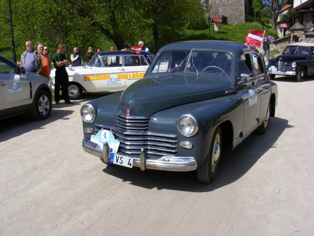 Latvijas Antīko automobiļu kluba Padomju tehnikas sekcija 2009. gada sezonu sestdien uzsāka ar seno spēkratu ralliju Rīga – Pāvilosta – Rīga.
Autors: "Rekurzeme", portāls