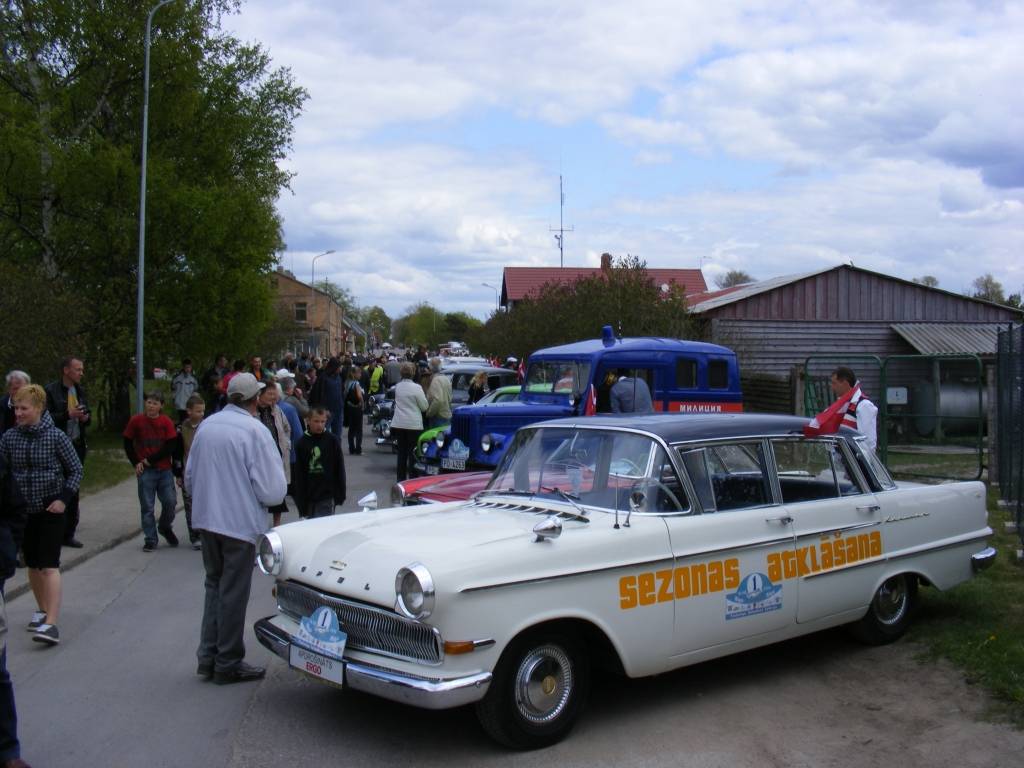 Latvijas Antīko automobiļu kluba Padomju tehnikas sekcija 2009. gada sezonu sestdien uzsāka ar seno spēkratu ralliju Rīga – Pāvilosta – Rīga.
Autors: "Rekurzeme", portāls