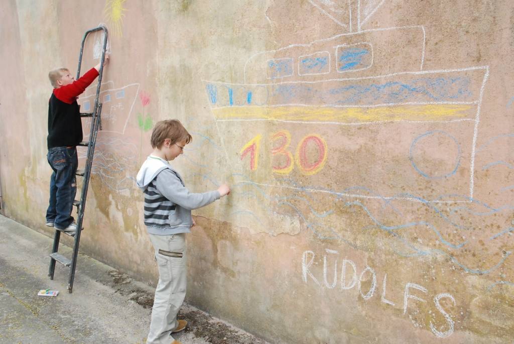 Vakar, 16. maijā, Pāvilosta ar daudzveidīgu pasākumu programmu nosvinēja savu 130. jubileju. 
Autors: "Rekurzeme", portāls