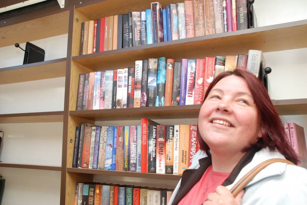 Liepājas rajona pašvaldību bibliotekāri trešdien Grobiņā notikušajā seminārā iepazinās ar Grobiņas pagasta bibliotekāres pieredzi, strādājot bibliobusā, un apsprieda iespējas darbam jaunizveidotajos novados. 

Ar jaunumiem sadarbībā...
Autors: Sarmīte Štrausa