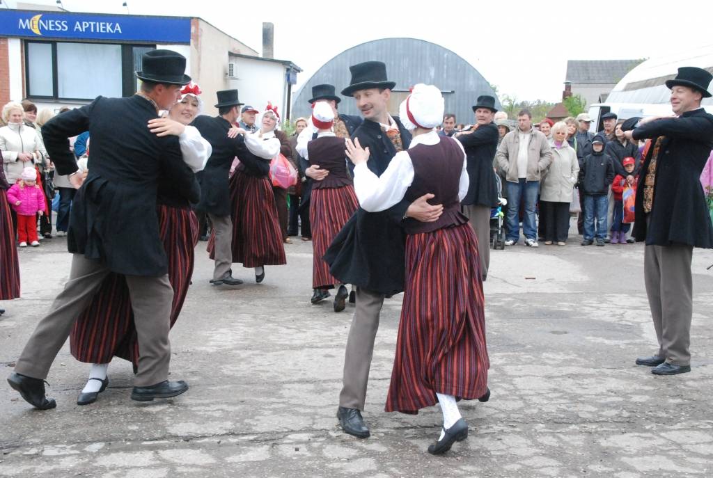 Sestdien, 9. maijā, Aizputē notika gadatirgus.
Autors: "Rekurzeme", portāls