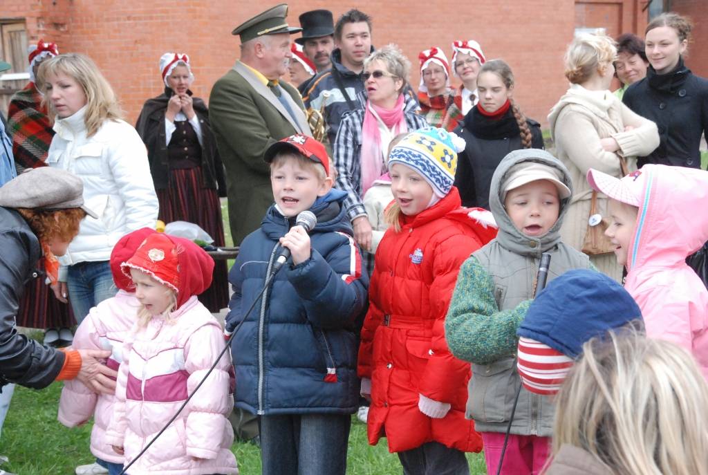 Sestdien, 9. maijā, Aizputē notika gadatirgus.
Autors: "Rekurzeme", portāls