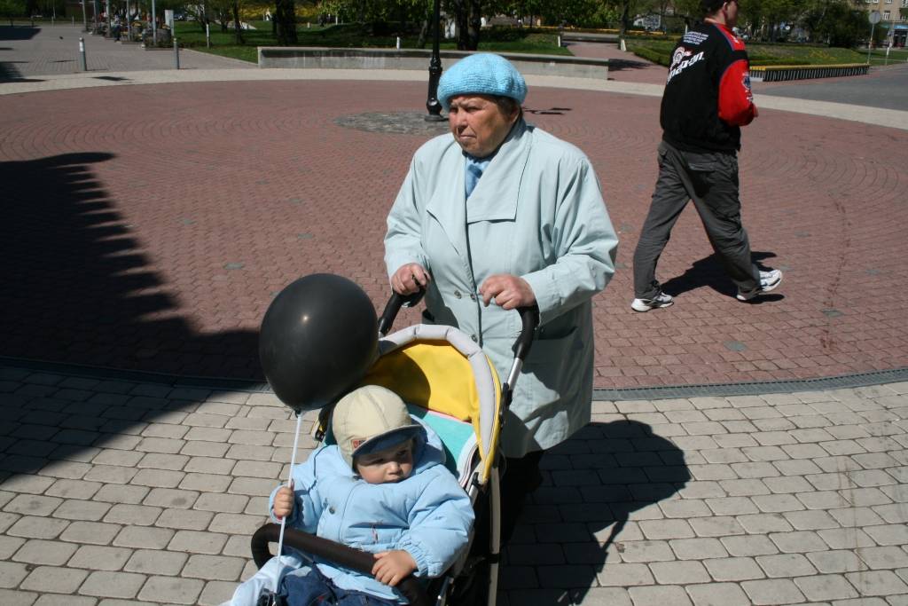 Šodien, 7. maijā, Liepājā darbu uzsāka jauna radiostacija "CityRadio", kas dzirdama frekfencē 92,3. To var klausīties arī internetā www.cityradio.lv. Par godu lielajam notikumam šodien liepājniekiem tika dalīti melni baloni ar jaunās...
Autors: Uldis Dobelis