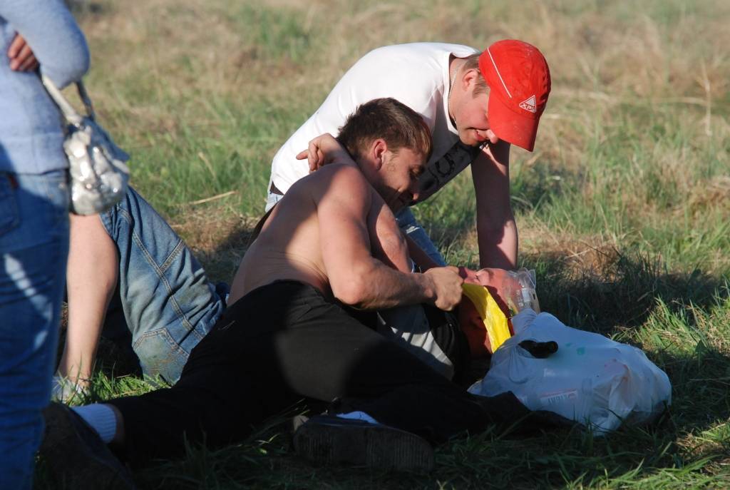 Līdzjutēji "Vecpils" ātrumposmā gan fanoja par rallistiem, gan "rija" putekļus, gan aizrāvās ar cīņu sporta veidiem, kad bija krietni patukšināti līdzpaņemtie alkohola krājumi. Rallijsprints "Kalnamuiža 2009" 3. maijā notika Liepājas un...
Autors: Uldis Dobelis