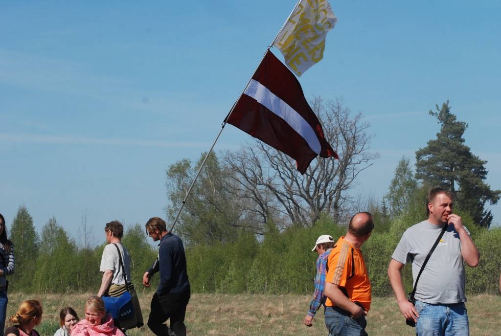 Līdzjutēji "Vecpils" ātrumposmā gan fanoja par rallistiem, gan "rija" putekļus, gan aizrāvās ar cīņu sporta veidiem, kad bija krietni patukšināti līdzpaņemtie alkohola krājumi. Rallijsprints "Kalnamuiža 2009" 3. maijā notika Liepājas un...
Autors: Uldis Dobelis