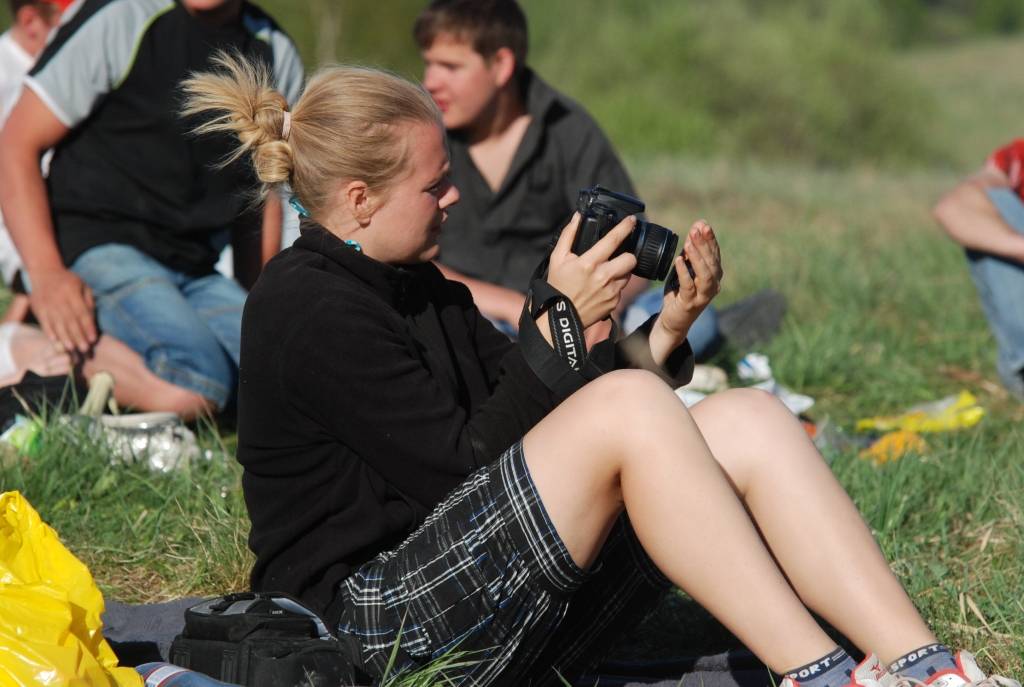 Līdzjutēji "Vecpils" ātrumposmā gan fanoja par rallistiem, gan "rija" putekļus, gan aizrāvās ar cīņu sporta veidiem, kad bija krietni patukšināti līdzpaņemtie alkohola krājumi. Rallijsprints "Kalnamuiža 2009" 3. maijā notika Liepājas un...
Autors: Uldis Dobelis