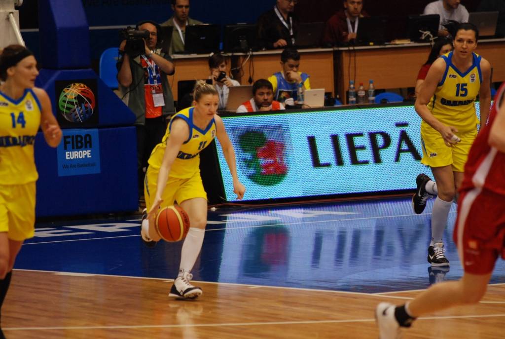 Šodien, 9. jūnijā, Liepājas Olimpiskajā centrā ar Čehijas un Ukrainas spēli sākās Eiropas čempionāta basketbolā sievietēm pēdējā apakšgrupas spēļu diena. Pēc pirmā puslaika ar 41:31 vadībā bija Ukrainas valstsvienība. Latvijas izlase...
Autors: Uldis Dobelis