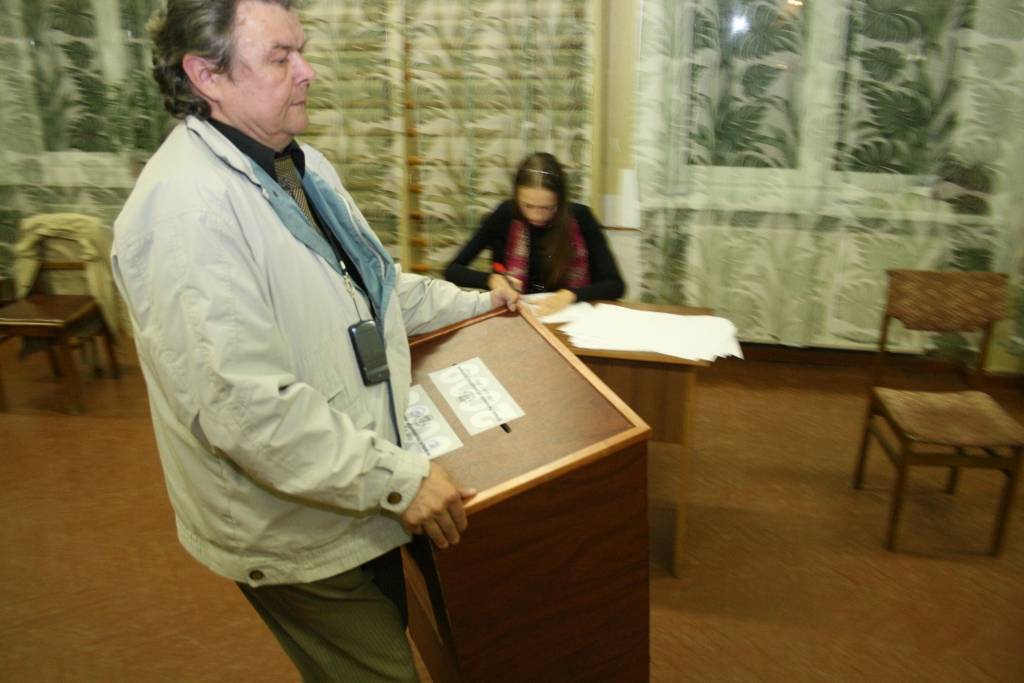 232. iecirknī, Liepājas Universitātē, sestdien īsi pēc pulksten 22 tika atvērtas balsošanas urnas. 

Pirmo atvēra iepriekšējās balsošanas urnu, pēc tam tika izbērtas mājas balsošanas aploksnes, tad aploksnes no sestdienas balsošanas. 

No...
Autors: "Rekurzeme", portāls