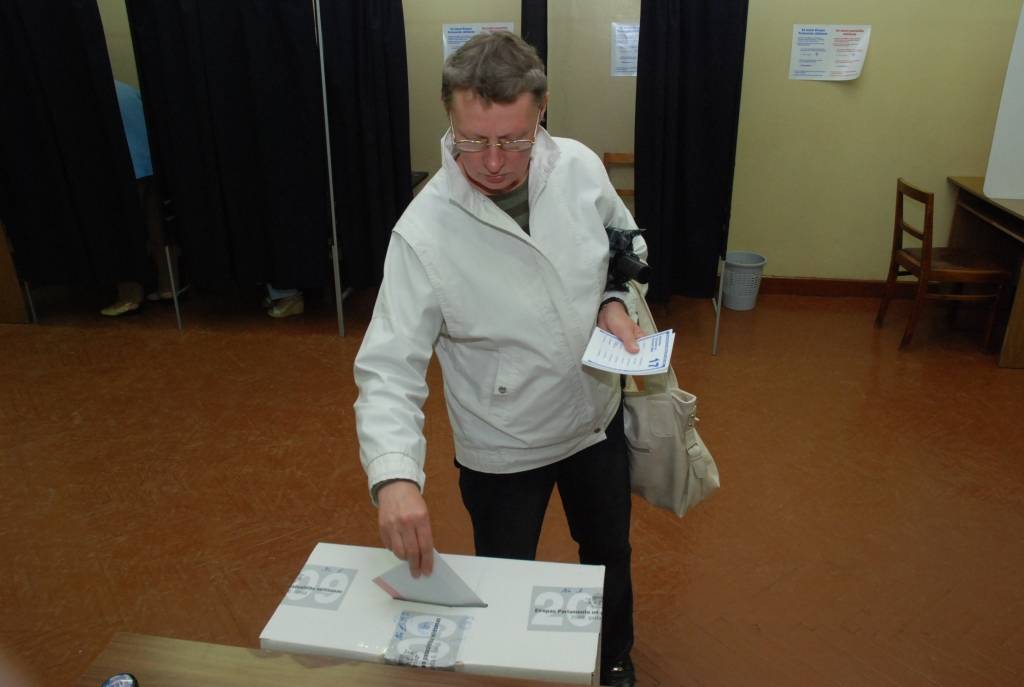 Šodien, 3. jūnijā, kā arī rīt un parīt uz dažām stundām jau ir atvērti pašvaldību un Eiroparlamenta vēlēšanu iecirkņi. Pirmie vēlētāji atzīst, ka šodien balso, jo sestdien būs aizņemti vai neatradīsies pilsētā.

Šodien, 3. jūnijā,...
Autors: "Rekurzeme", portāls