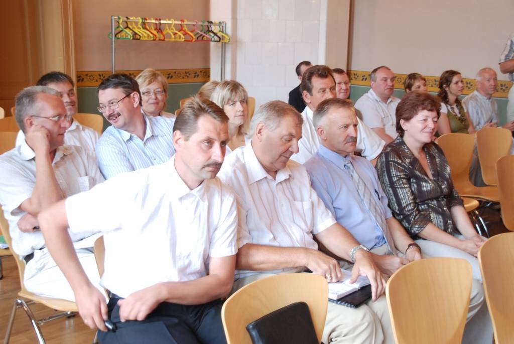 Kurzemes novadu vadītāji piektdien Kuldīgā tikās ar Reģionālās attīstības un pašvaldību lietu ministrijas vadošajām amatpersonām. 