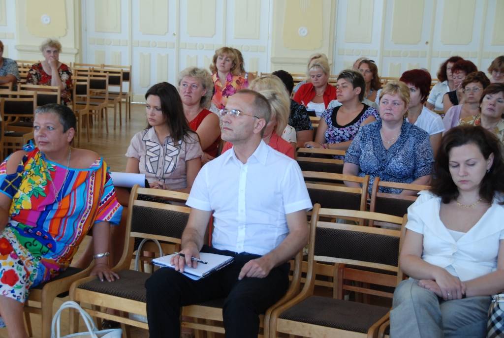 Šodien Liepājā un Grobiņā ierodas Izglītības un zinātnes ministrijas (IZM) valsts sekretārs Mareks Gruškevics, lai kopā ar citiem IZM pārstāvjiem skaidrotu situāciju izglītības sistēmā.

Bijušais liepājnieks pedagogiem iepriecinošas ziņas...
Autors: Iluta Dreimane
