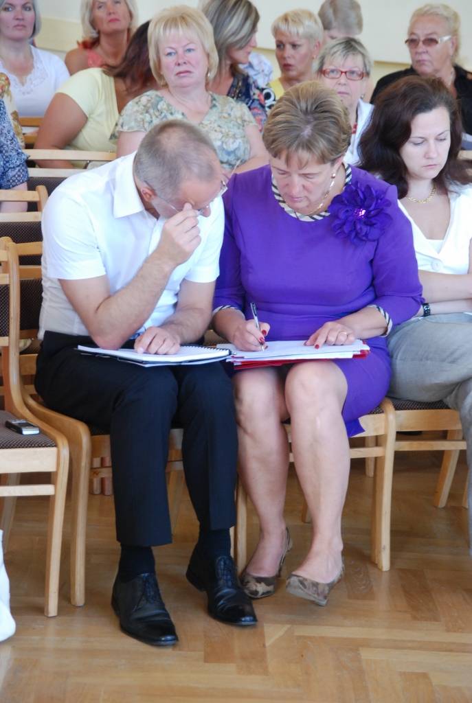 Šodien Liepājā un Grobiņā ierodas Izglītības un zinātnes ministrijas (IZM) valsts sekretārs Mareks Gruškevics, lai kopā ar citiem IZM pārstāvjiem skaidrotu situāciju izglītības sistēmā.

Bijušais liepājnieks pedagogiem iepriecinošas ziņas...
Autors: Iluta Dreimane