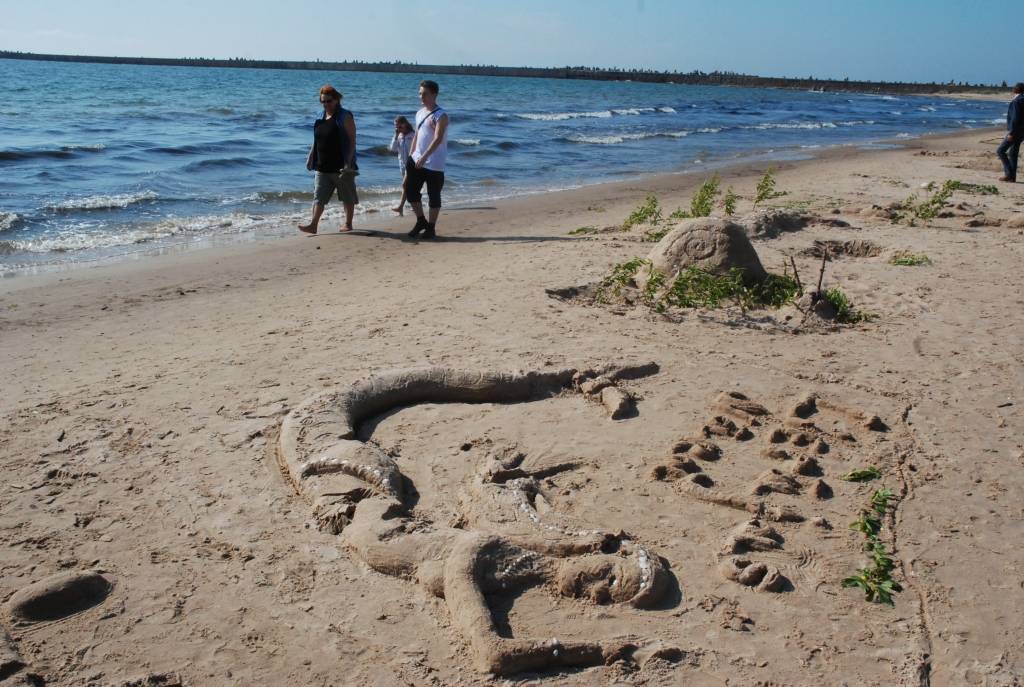 Sestdien, 11. jūlijā Liepājā, vindsērfinga kluba “Rietumkrasts” teritorijā Karostā, jau 14. gadu pēc kārtas notika smilšu figūru festivāls.
Autors: Uldis Dobelis