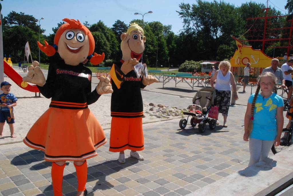 Šodien, 3. jūlijā, Liepājā, Jūrmalas parkā Bērnu rotaļu laukumā,  45 labākie bērni un jaunieši no piecām lielākajām Kurzemes pilsētām – Liepājas, Kuldīgas, Talsiem, Saldus un Ventspils – cīnās par bērnu rallija "Kurzeme 2009” čempiona...
Autors: Uldis Dobelis