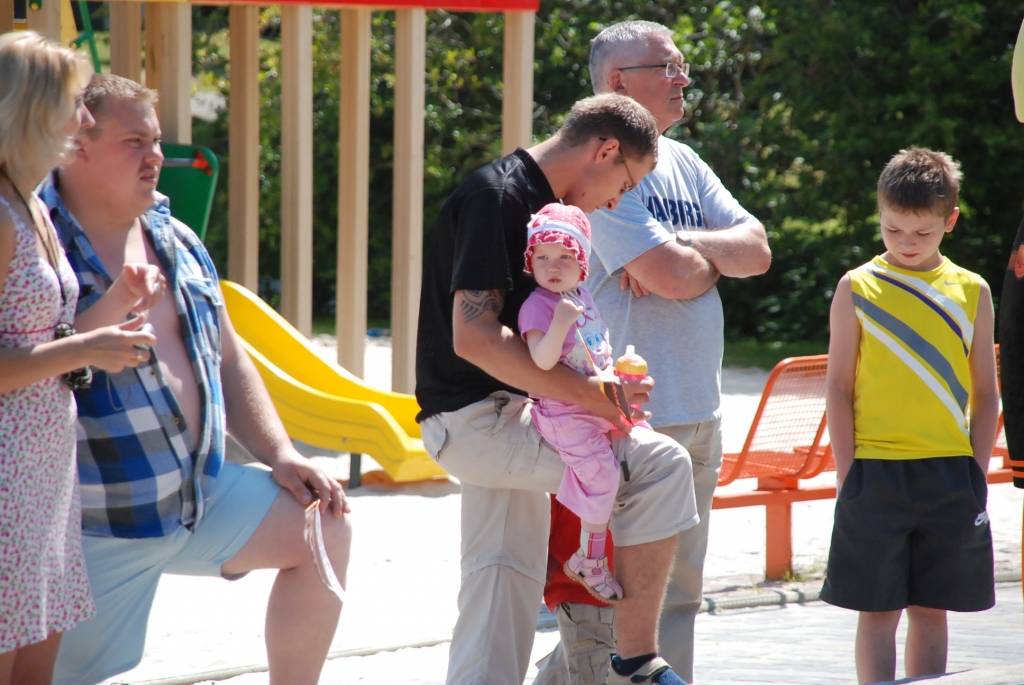 Šodien, 3. jūlijā, Liepājā, Jūrmalas parkā Bērnu rotaļu laukumā,  45 labākie bērni un jaunieši no piecām lielākajām Kurzemes pilsētām – Liepājas, Kuldīgas, Talsiem, Saldus un Ventspils – cīnās par bērnu rallija "Kurzeme 2009” čempiona...
Autors: Uldis Dobelis