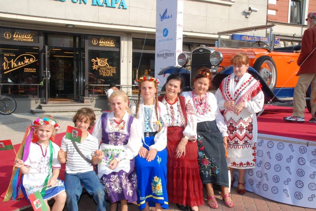 Šodien, 28. augustā, notika svinīga atjaunotā Karostas tilta atklāšanas pasākums. Liepājnieki devās gājienā, klausījās kamermūzikas koncertu un skatījās brīvdabas kino. Tilta savienošanas procesā radās tehniskas kļūmes - to nevarēja...
Autors: "Rekurzeme", portāls
